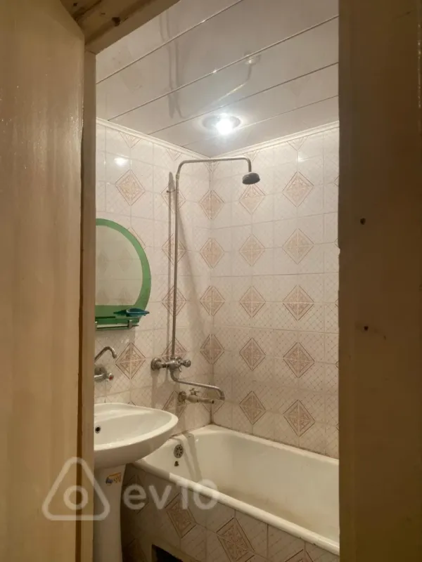 Satılır 3 otaqlı köhnə tikili 75 m²
