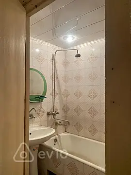 Satılır 3 otaqlı köhnə tikili 75 m²