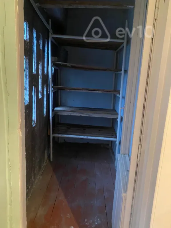 Satılır 3 otaqlı köhnə tikili 75 m²