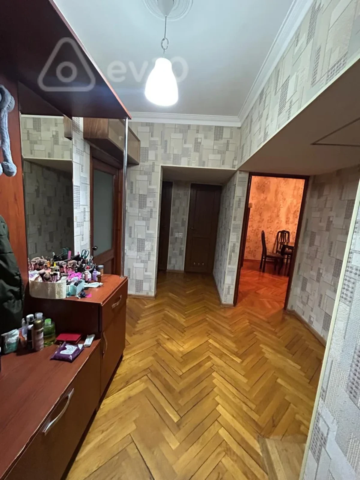 Kirayə verilir 3 otaqlı köhnə tikili 100 m²