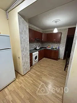 Kirayə verilir 3 otaqlı köhnə tikili 100 m²
