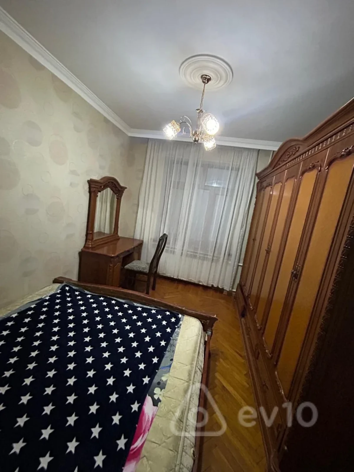 Kirayə verilir 3 otaqlı köhnə tikili 100 m²