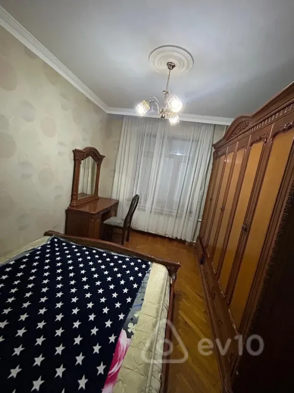 Kirayə verilir 3 otaqlı köhnə tikili 100 m²