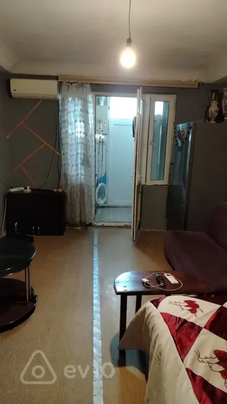 Kirayə verilir 1 otaqlı köhnə tikili 40 m²