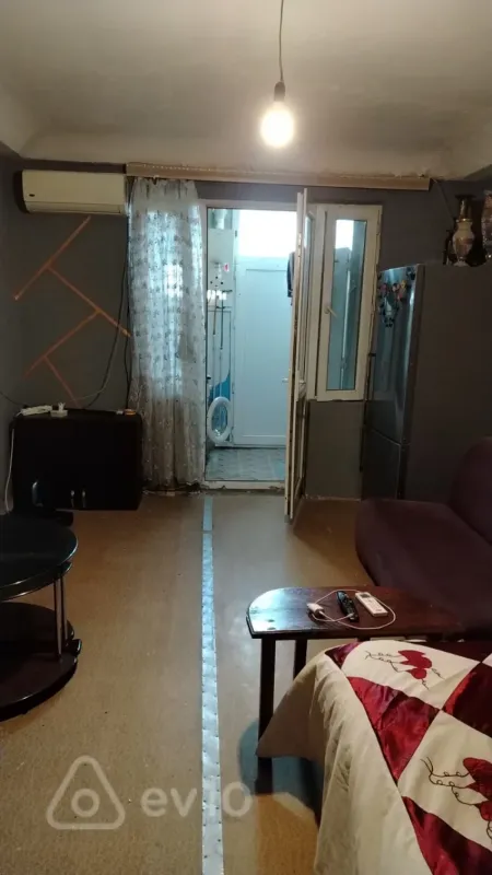 Kirayə verilir 1 otaqlı köhnə tikili 40 m²
