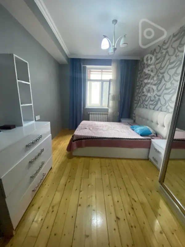 Kirayə verilir 2 otaqlı yeni tikili 65 m²
