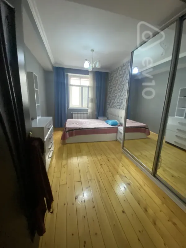 Kirayə verilir 2 otaqlı yeni tikili 65 m²