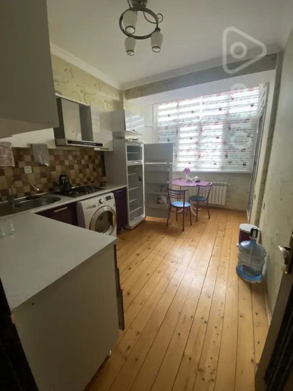 Kirayə verilir 2 otaqlı yeni tikili 65 m²