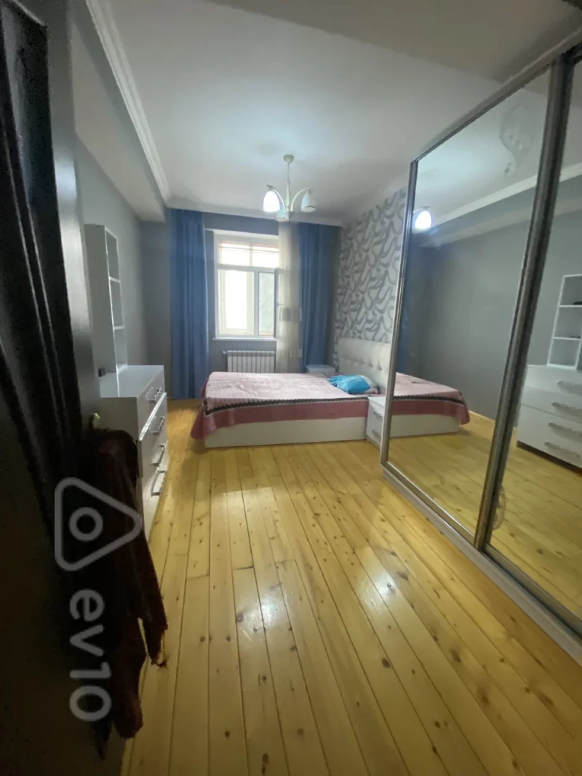 Kirayə verilir 2 otaqlı yeni tikili 65 m²