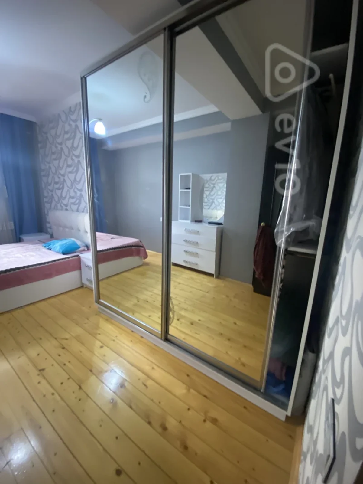 Kirayə verilir 2 otaqlı yeni tikili 65 m²