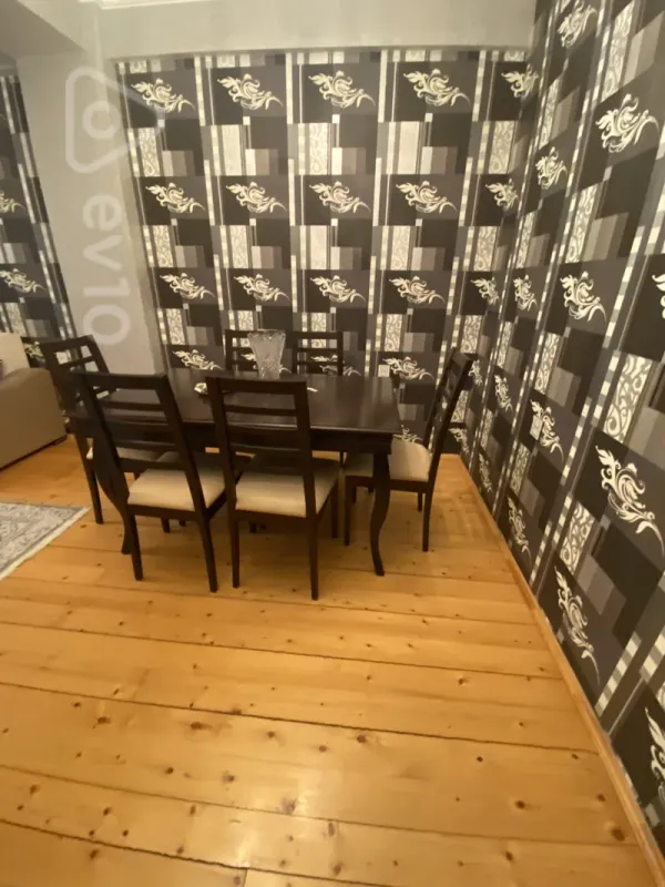 Kirayə verilir 2 otaqlı yeni tikili 65 m²