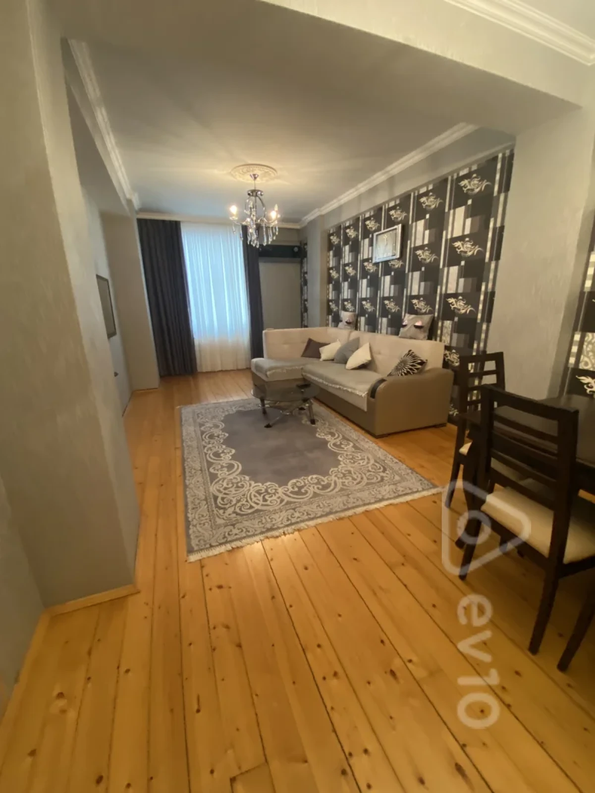 Kirayə verilir 2 otaqlı yeni tikili 65 m²