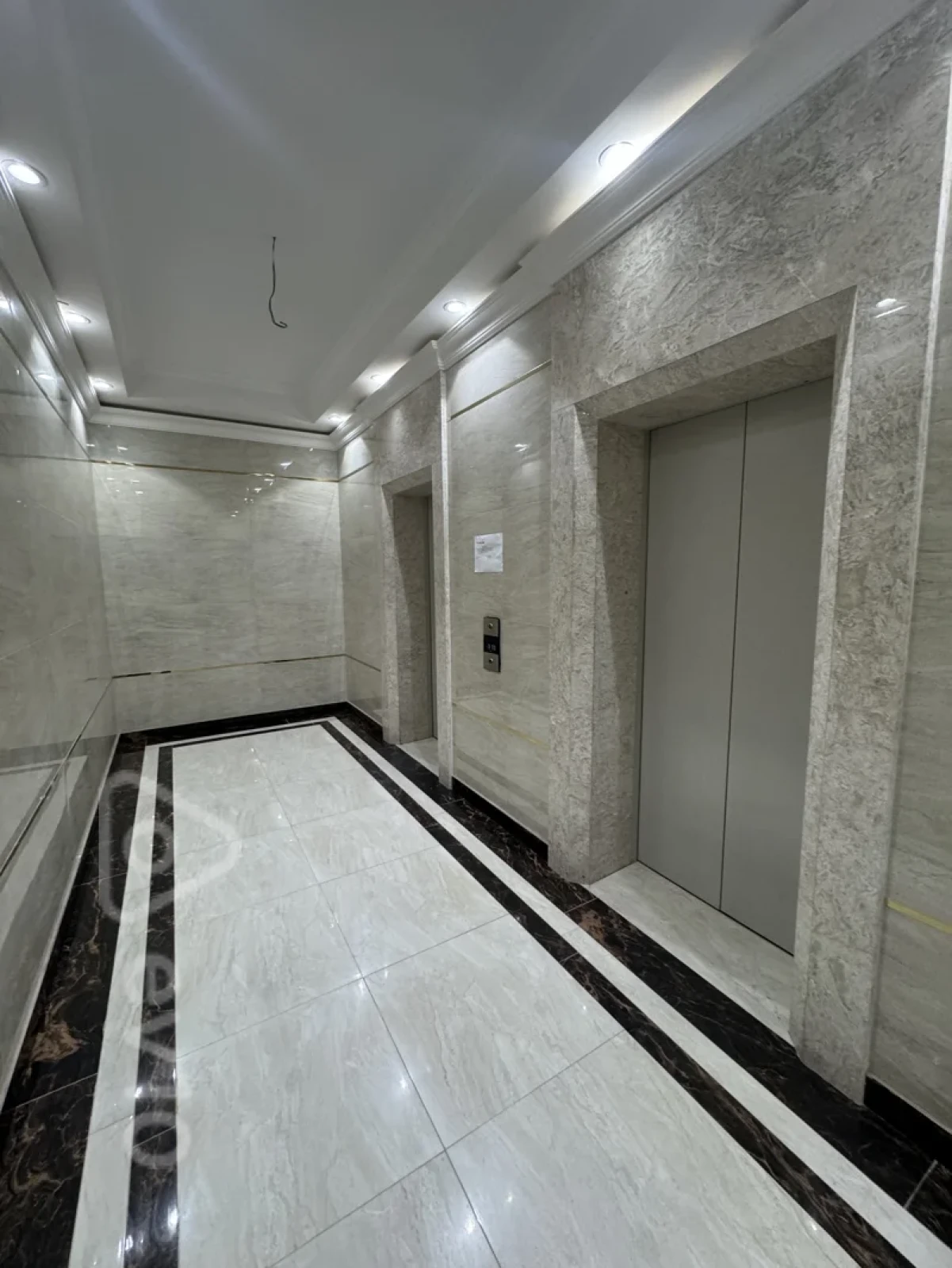 Kirayə verilir 2 otaqlı yeni tikili 70 m²