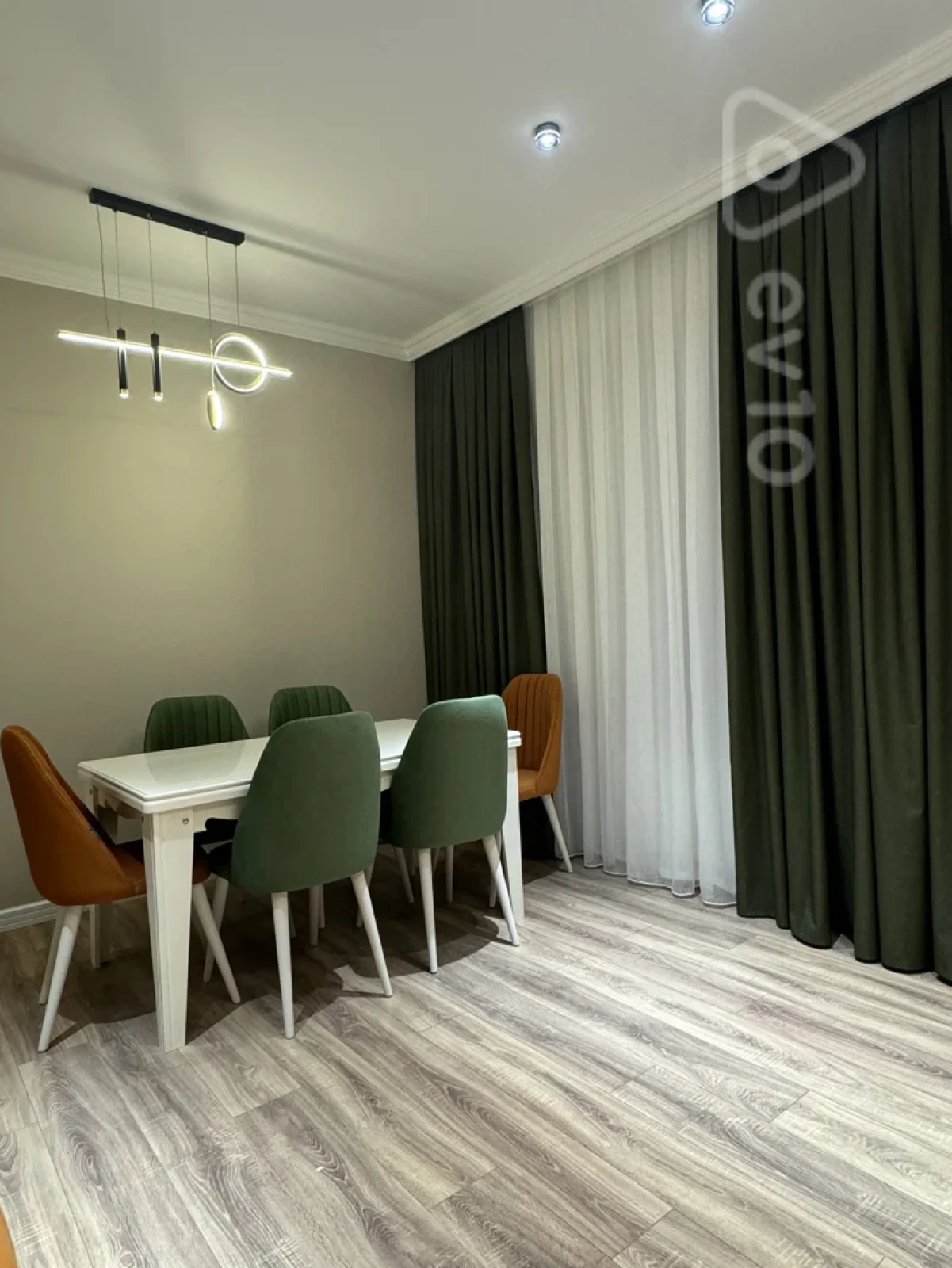 Kirayə verilir 2 otaqlı yeni tikili 70 m²