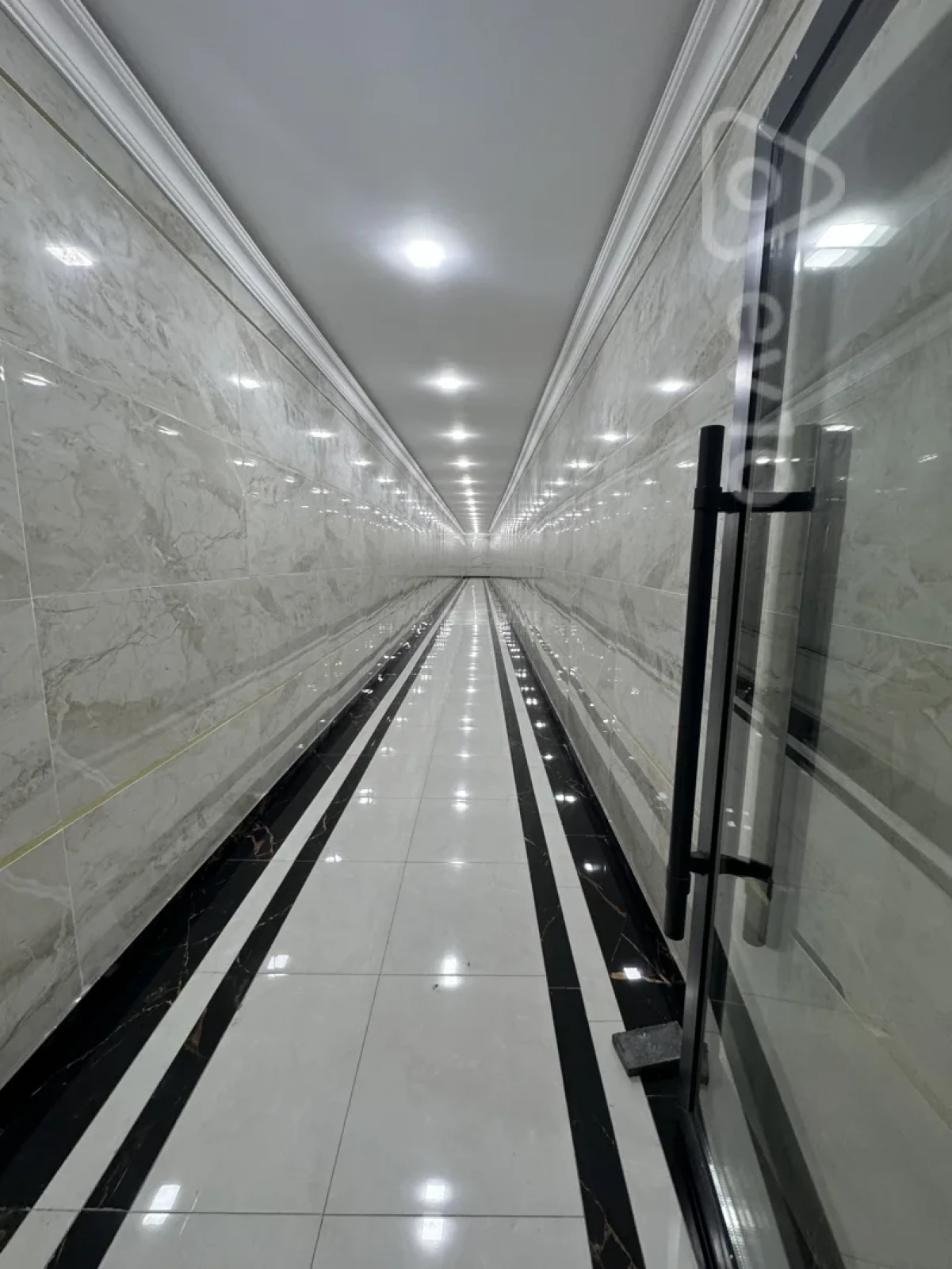 Kirayə verilir 2 otaqlı yeni tikili 70 m²