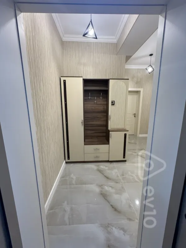 Kirayə verilir 2 otaqlı yeni tikili 70 m²