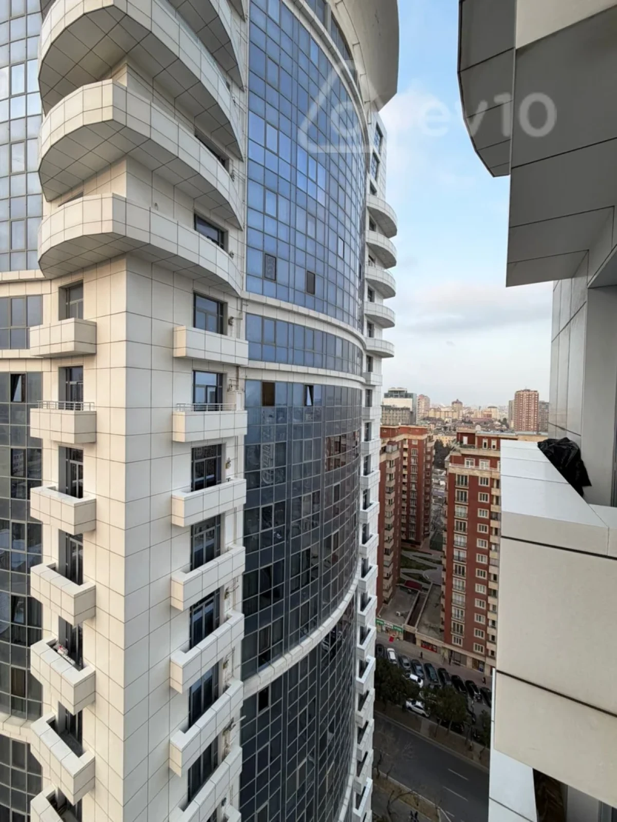 Satılır 3 otaqlı yeni tikili 165 m²