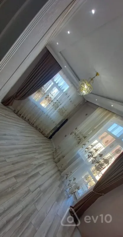 Kirayə verilir 3 otaqlı yeni tikili 80 m²