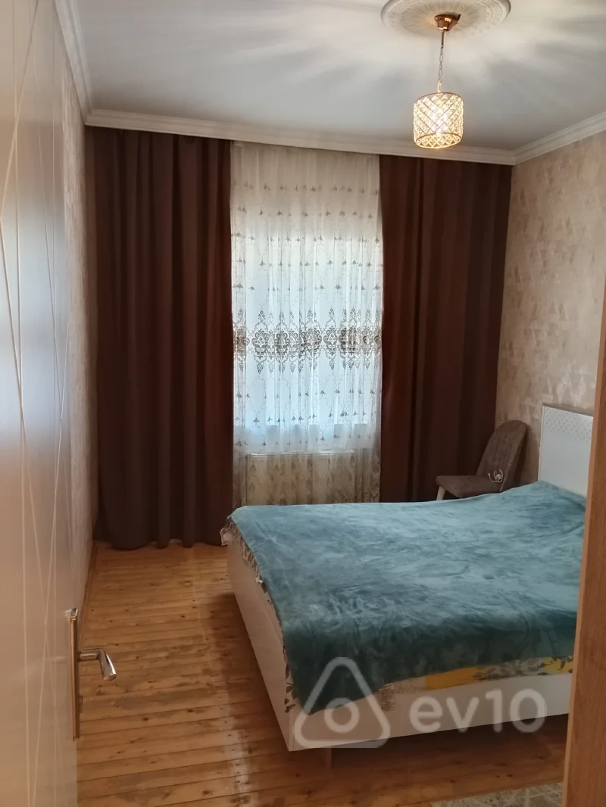 Satılır 5 otaqlı həyət evi 150 m²