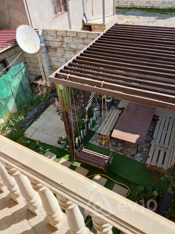 Satılır 5 otaqlı həyət evi 150 m²