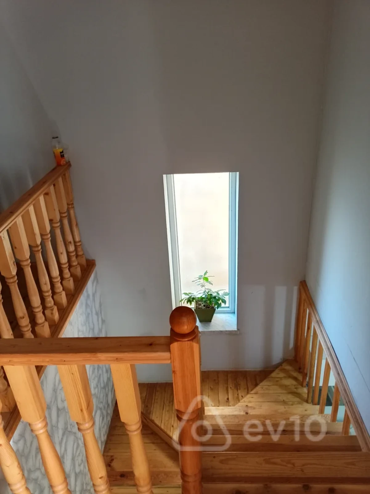 Satılır 5 otaqlı həyət evi 150 m²