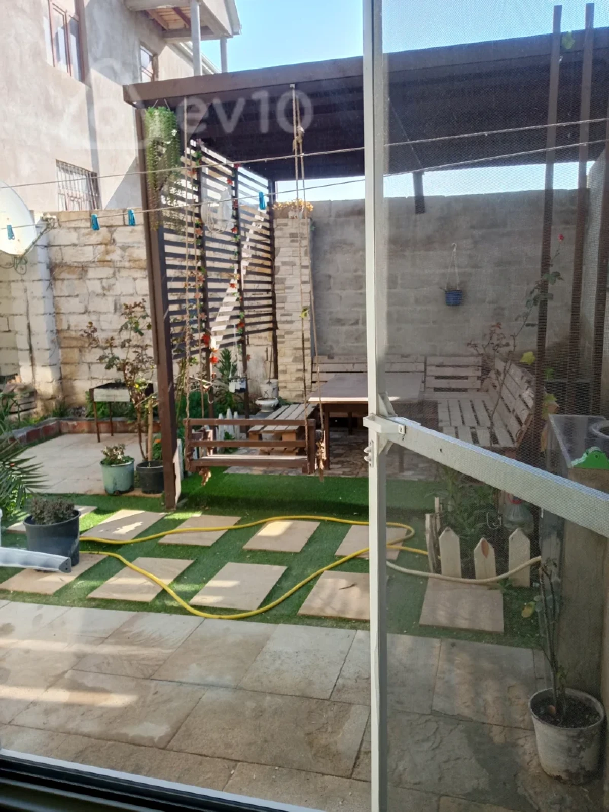 Satılır 5 otaqlı həyət evi 150 m²