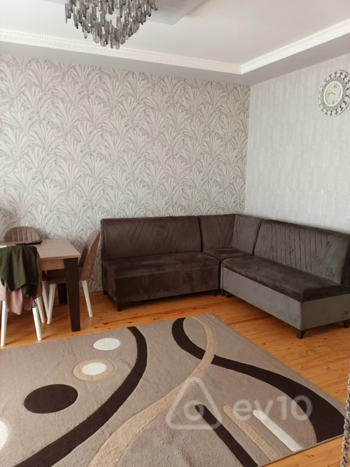 Satılır 5 otaqlı həyət evi 150 m²