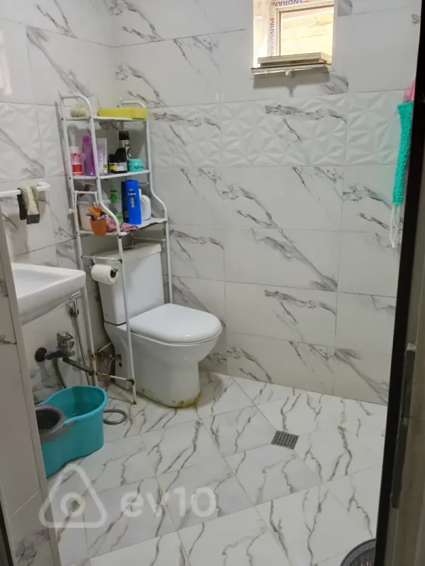 Satılır 5 otaqlı həyət evi 150 m²