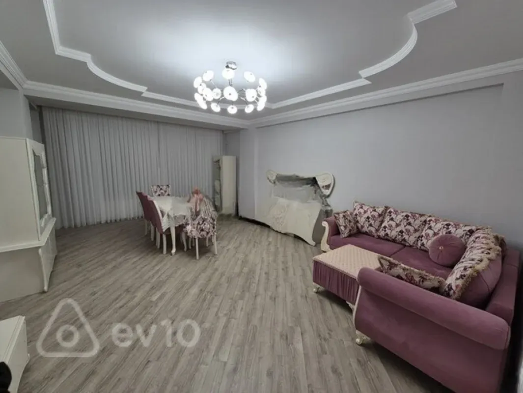 Kirayə verilir 3 otaqlı yeni tikili 156 m²