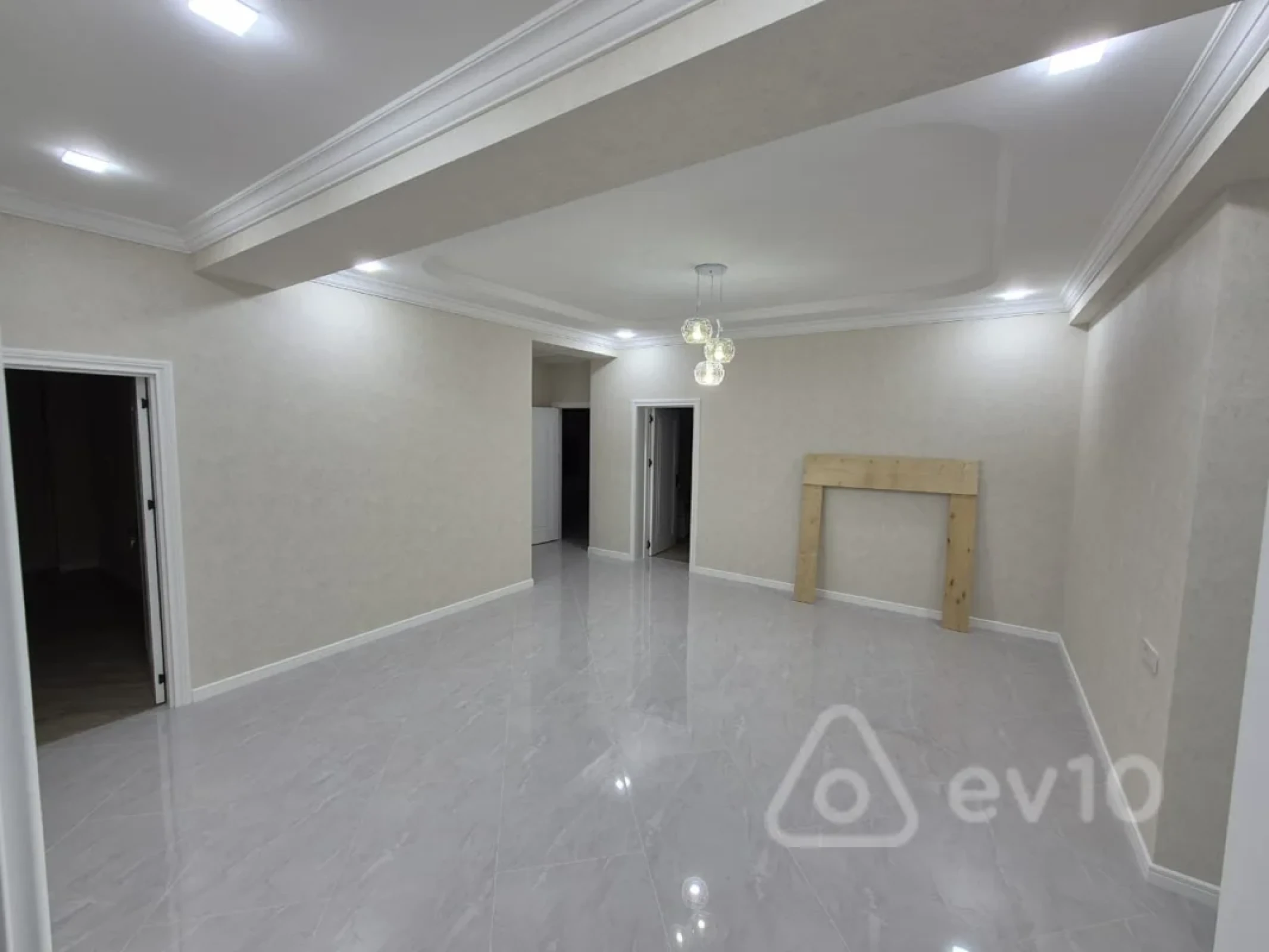 Kirayə verilir 3 otaqlı yeni tikili 156 m²