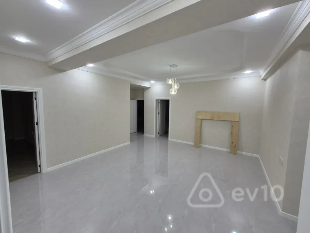 Kirayə verilir 3 otaqlı yeni tikili 156 m²