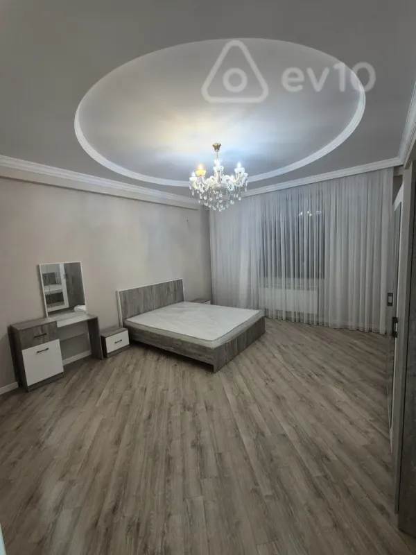 Kirayə verilir 3 otaqlı yeni tikili 156 m²