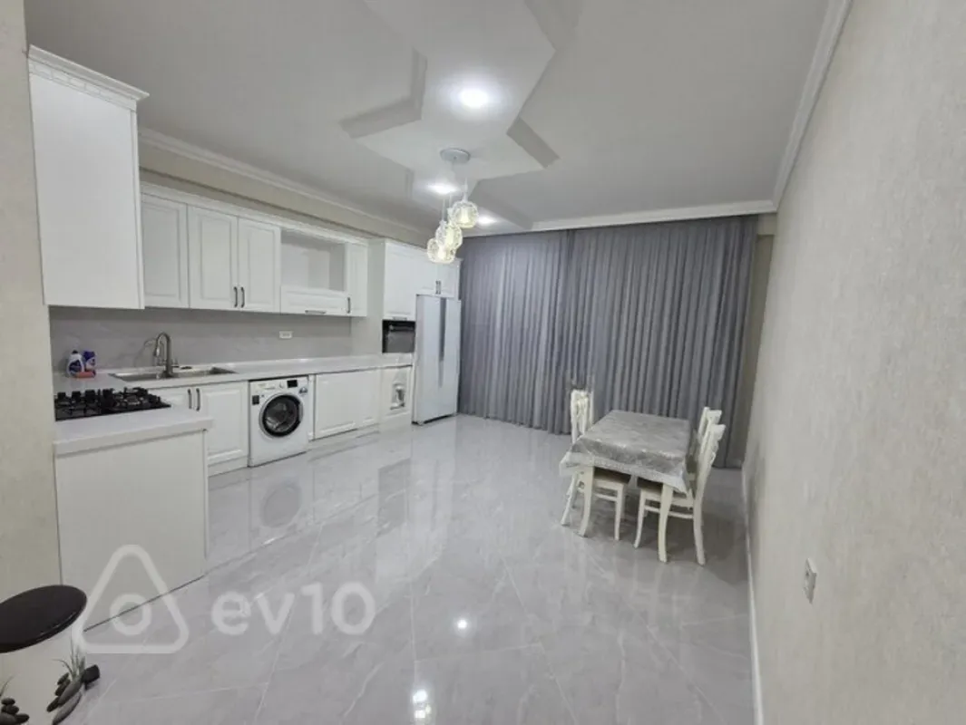 Kirayə verilir 3 otaqlı yeni tikili 156 m²