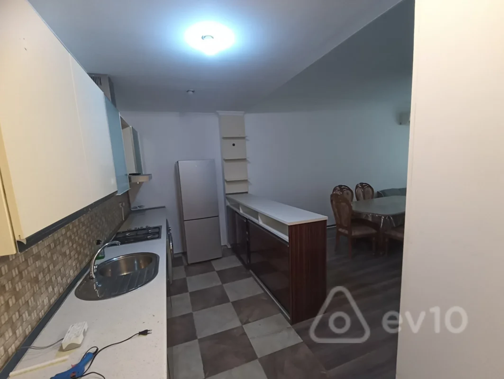 Kirayə verilir 2 otaqlı yeni tikili 60 m²