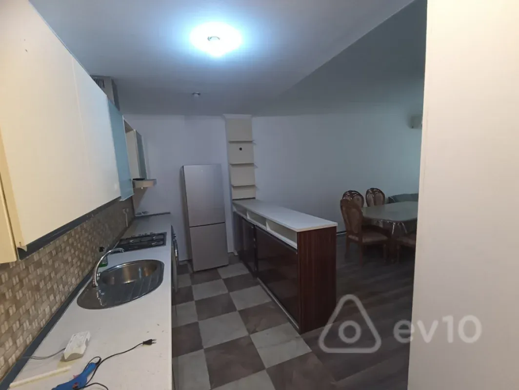 Kirayə verilir 2 otaqlı yeni tikili 60 m²