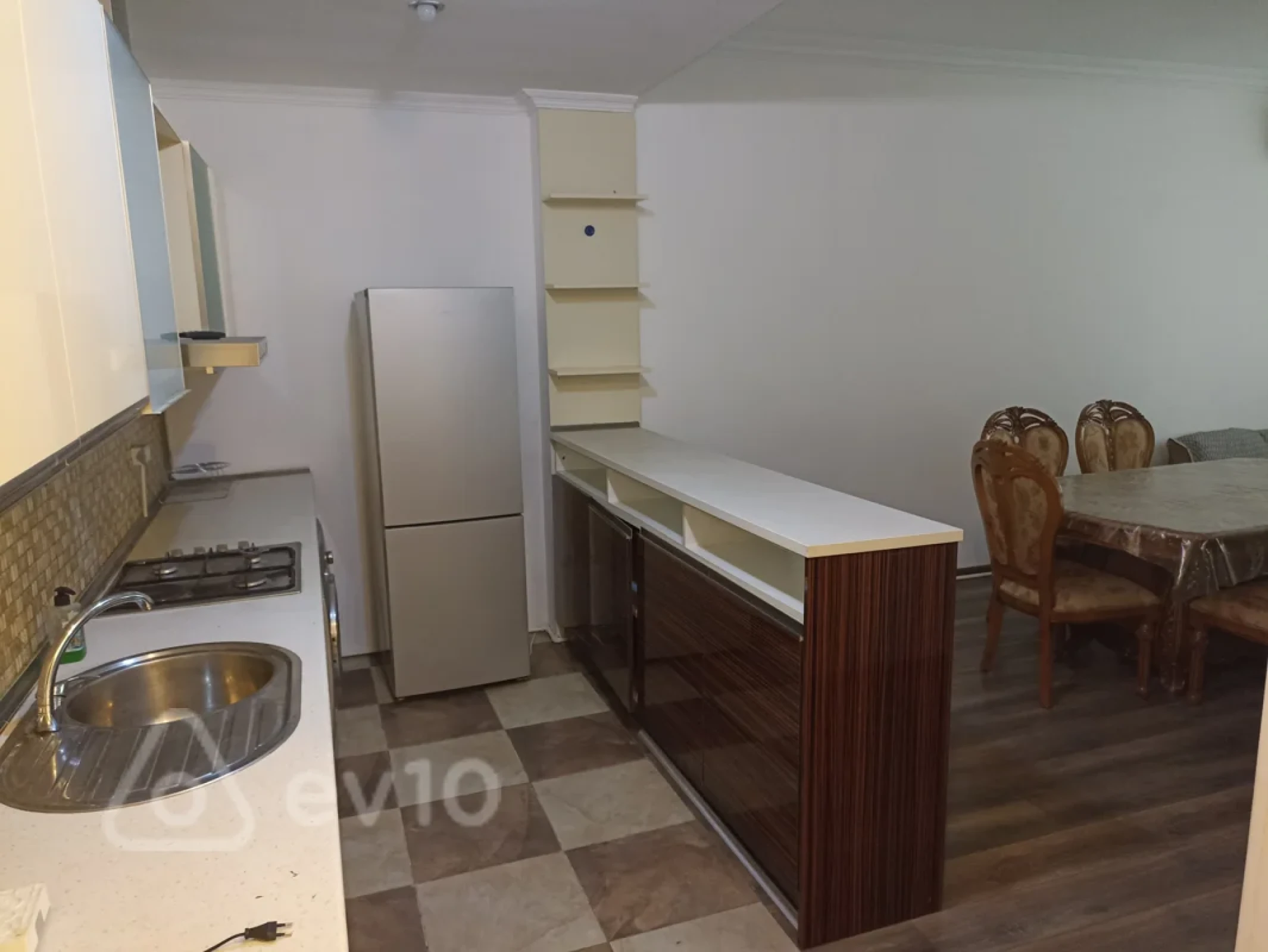 Kirayə verilir 2 otaqlı yeni tikili 60 m²