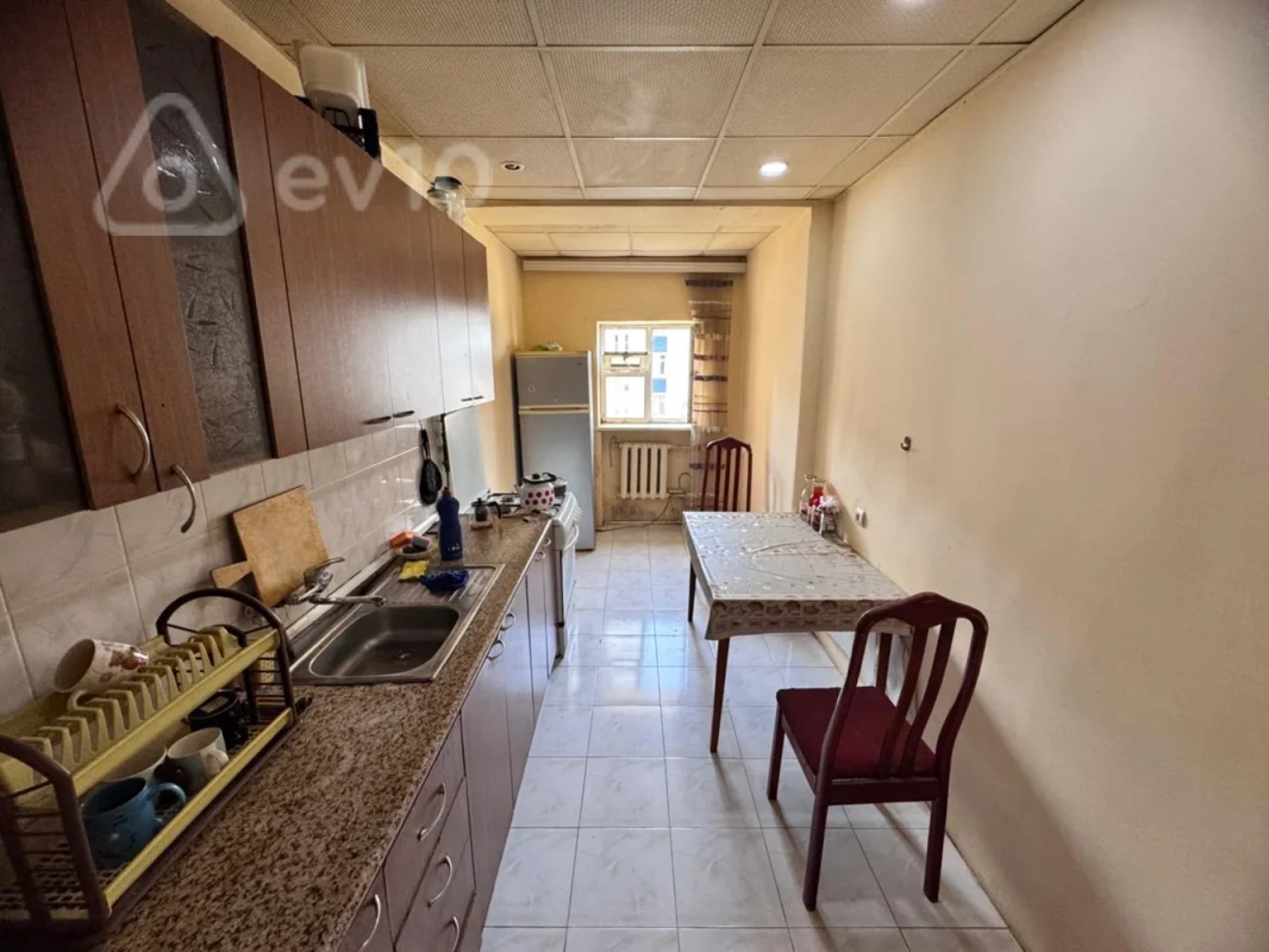 Satılır 3 otaqlı köhnə tikili 90 m²