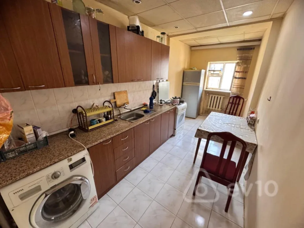 Satılır 3 otaqlı köhnə tikili 90 m²