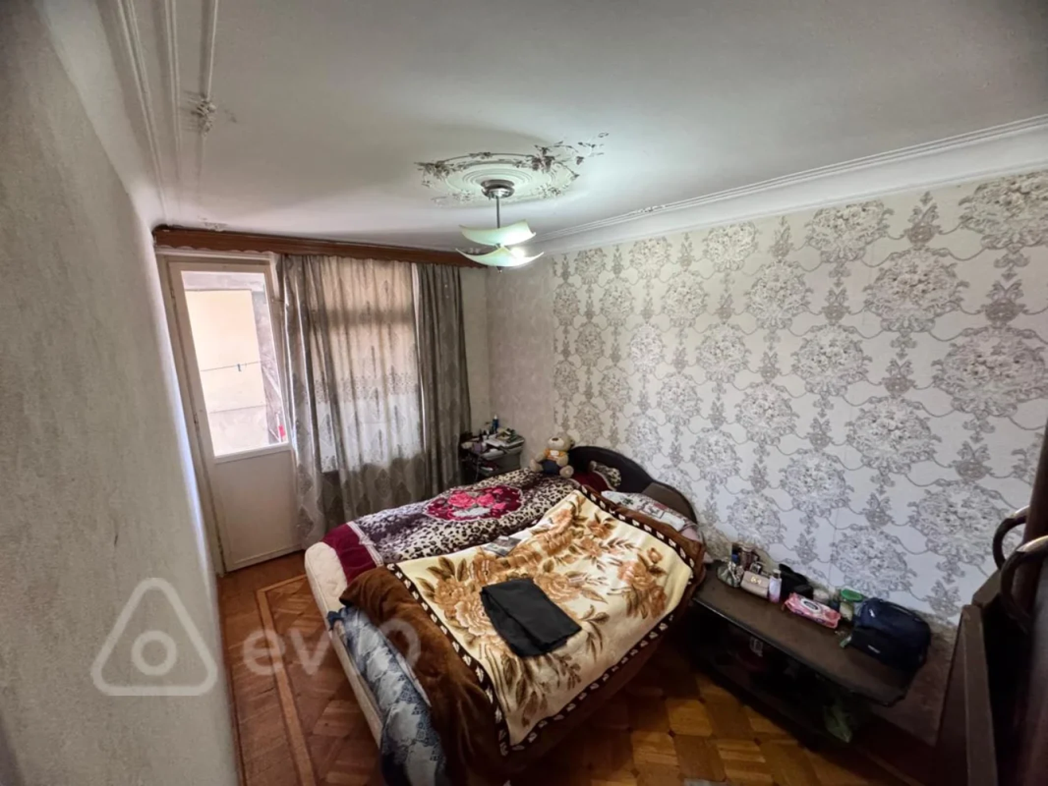 Satılır 3 otaqlı köhnə tikili 90 m²