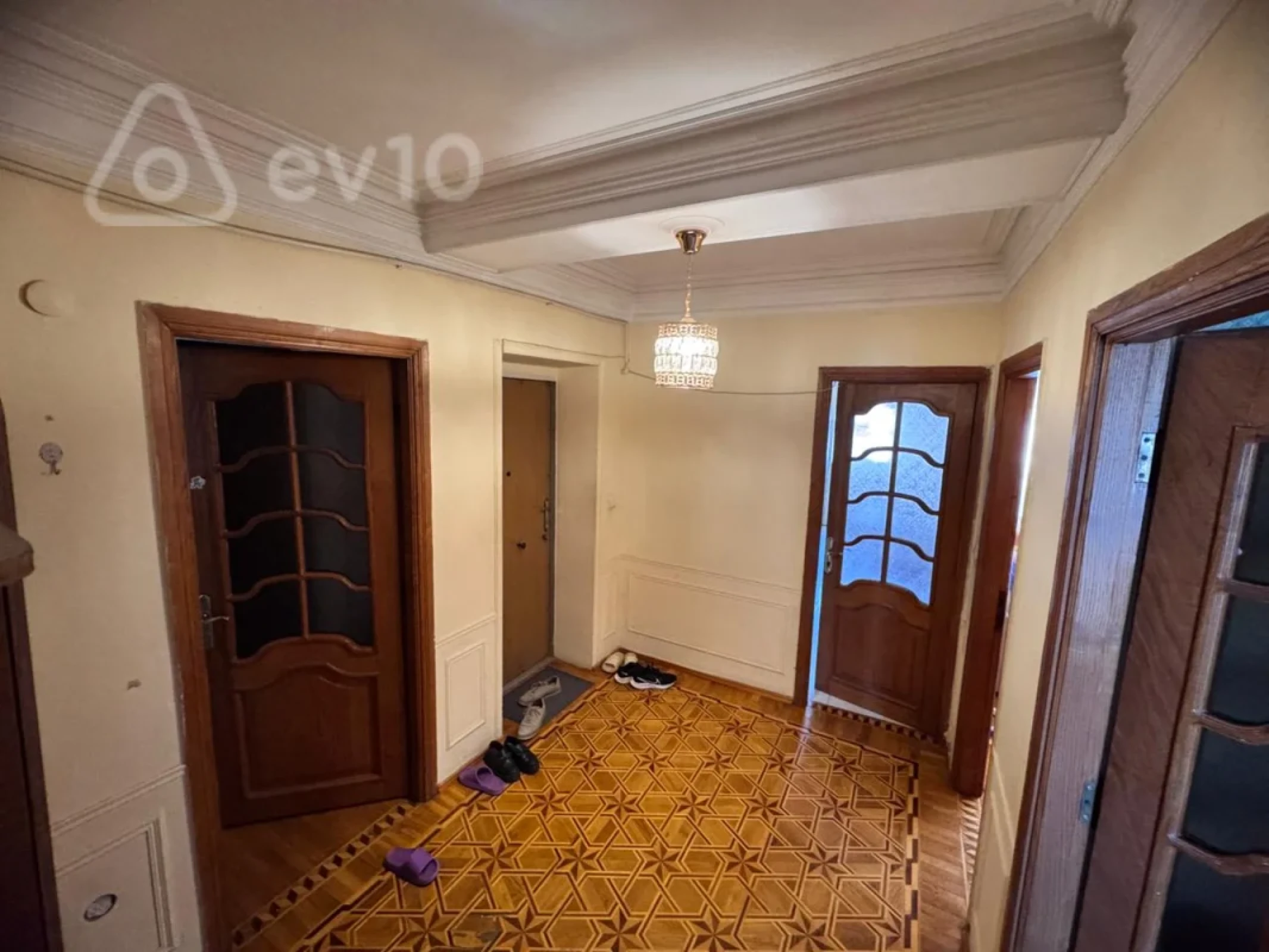 Satılır 3 otaqlı köhnə tikili 90 m²