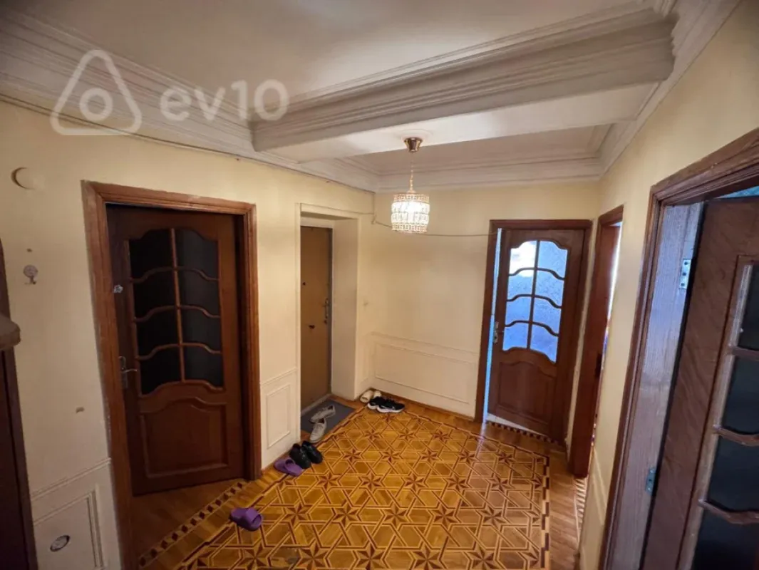 Satılır 3 otaqlı köhnə tikili 90 m²