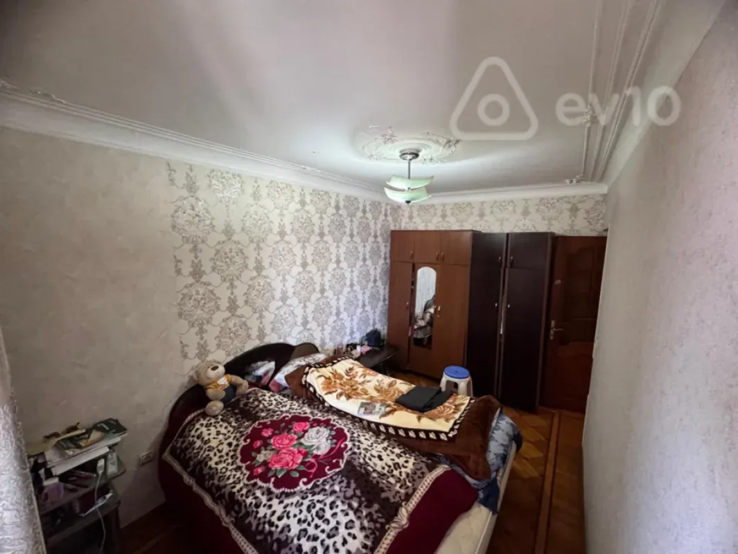 Satılır 3 otaqlı köhnə tikili 90 m²
