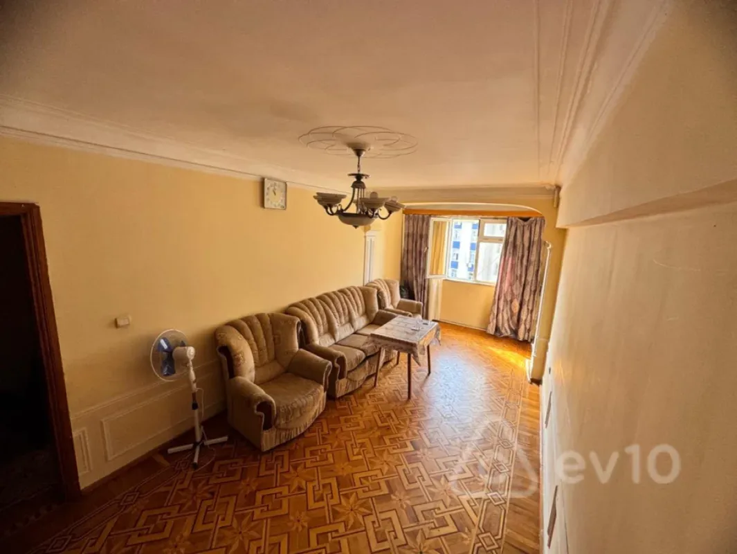 Satılır 3 otaqlı köhnə tikili 90 m²