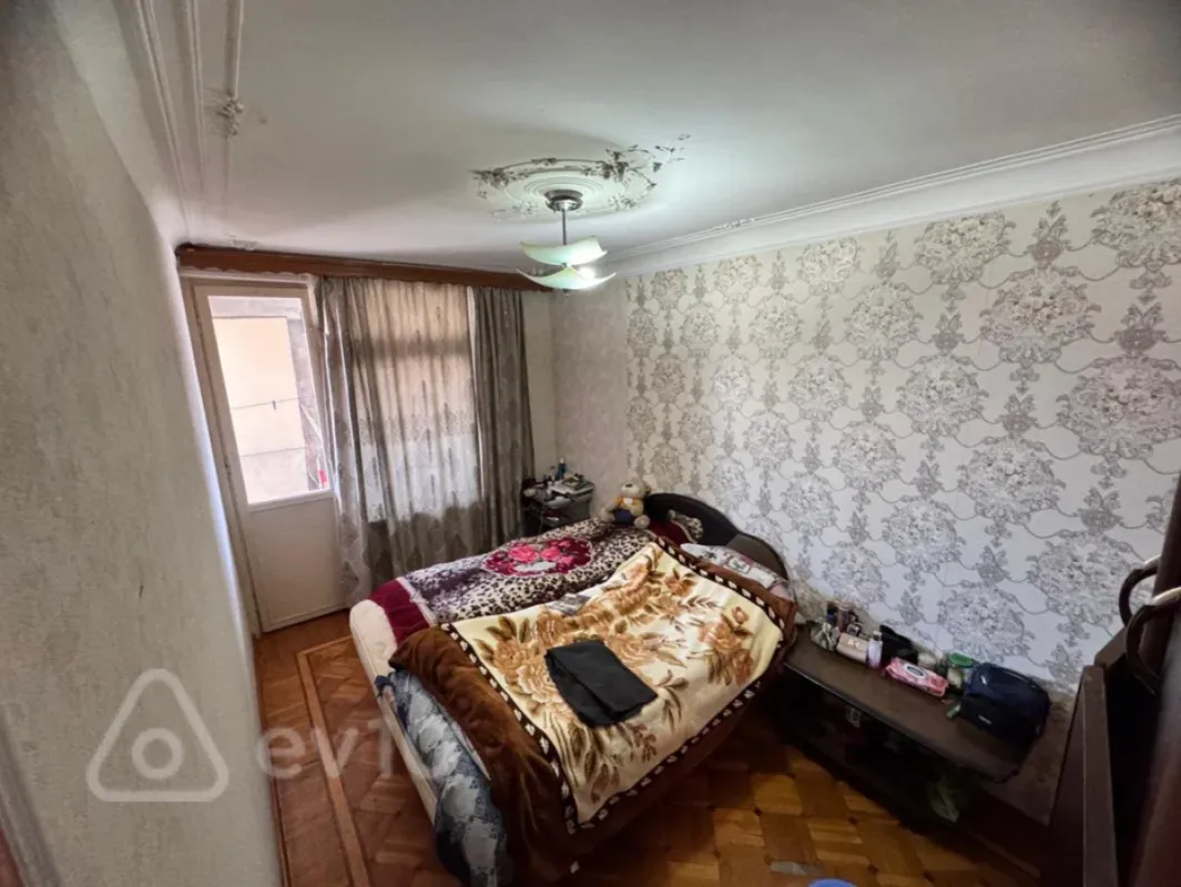 Satılır 3 otaqlı köhnə tikili 90 m²