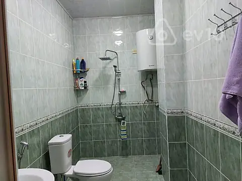 Kirayə verilir 2 otaqlı yeni tikili 72 m²
