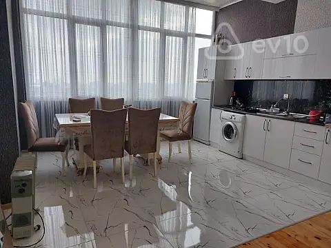 Kirayə verilir 2 otaqlı yeni tikili 72 m²