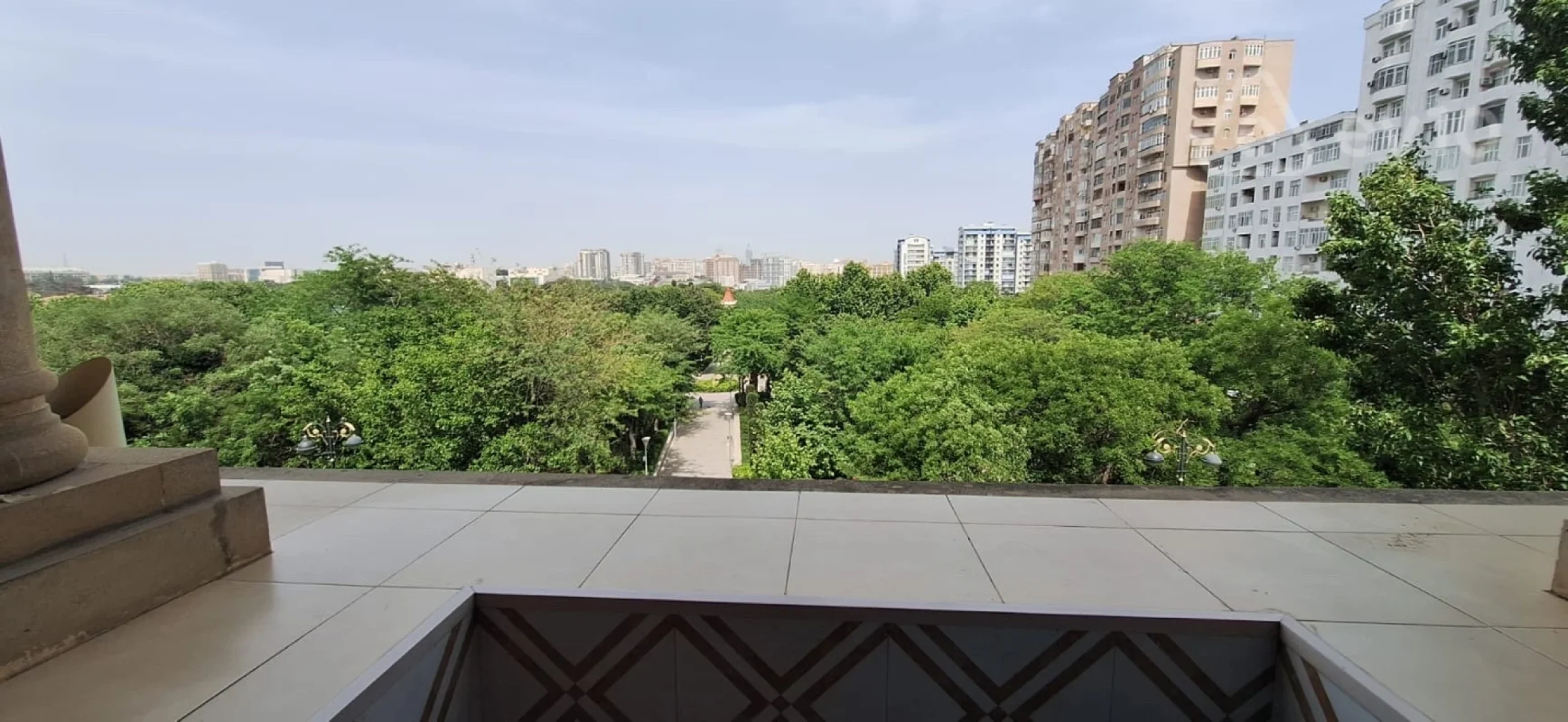 Kirayə verilir 3 otaqlı köhnə tikili 95 m²