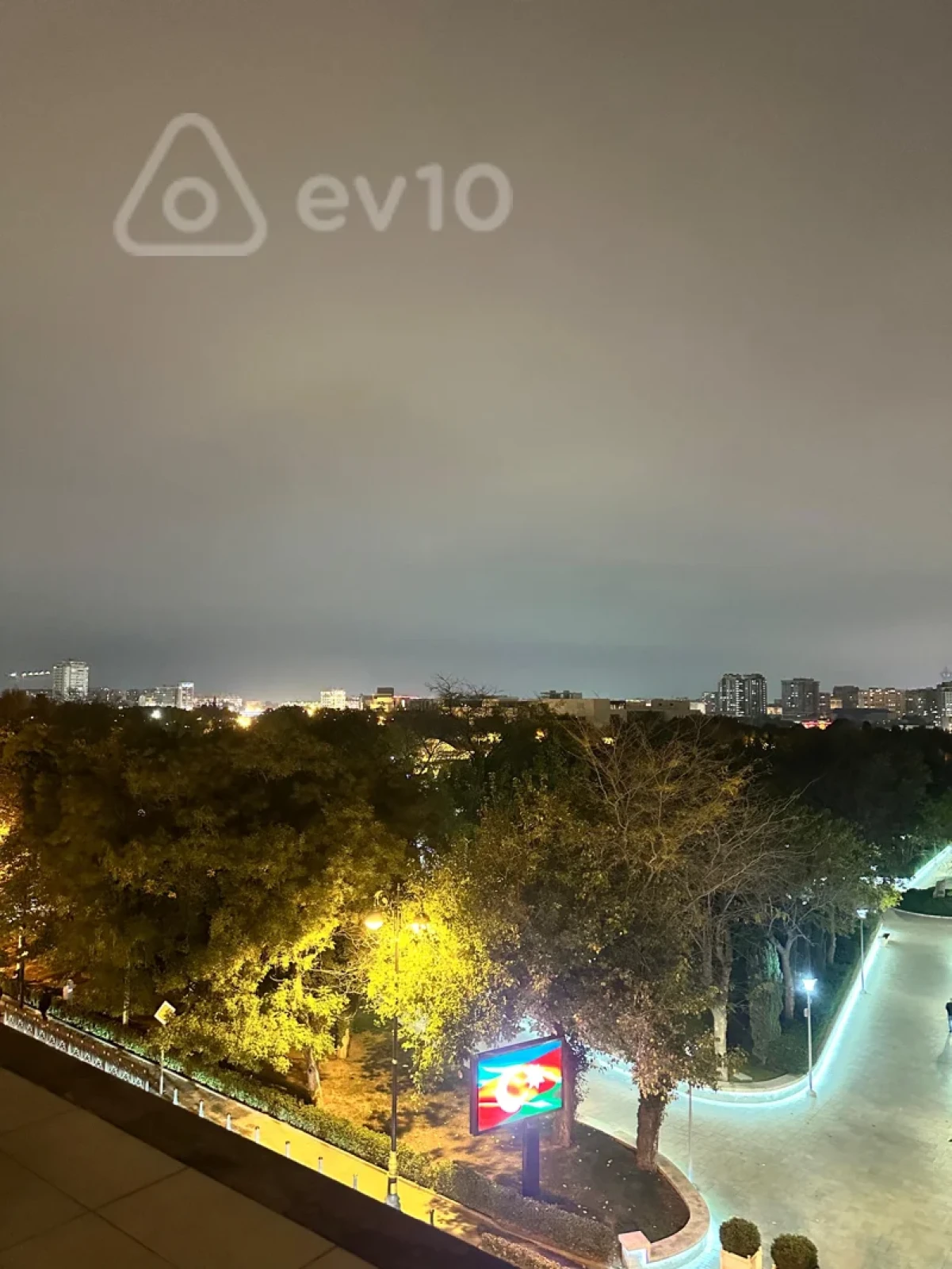 Kirayə verilir 3 otaqlı köhnə tikili 95 m²