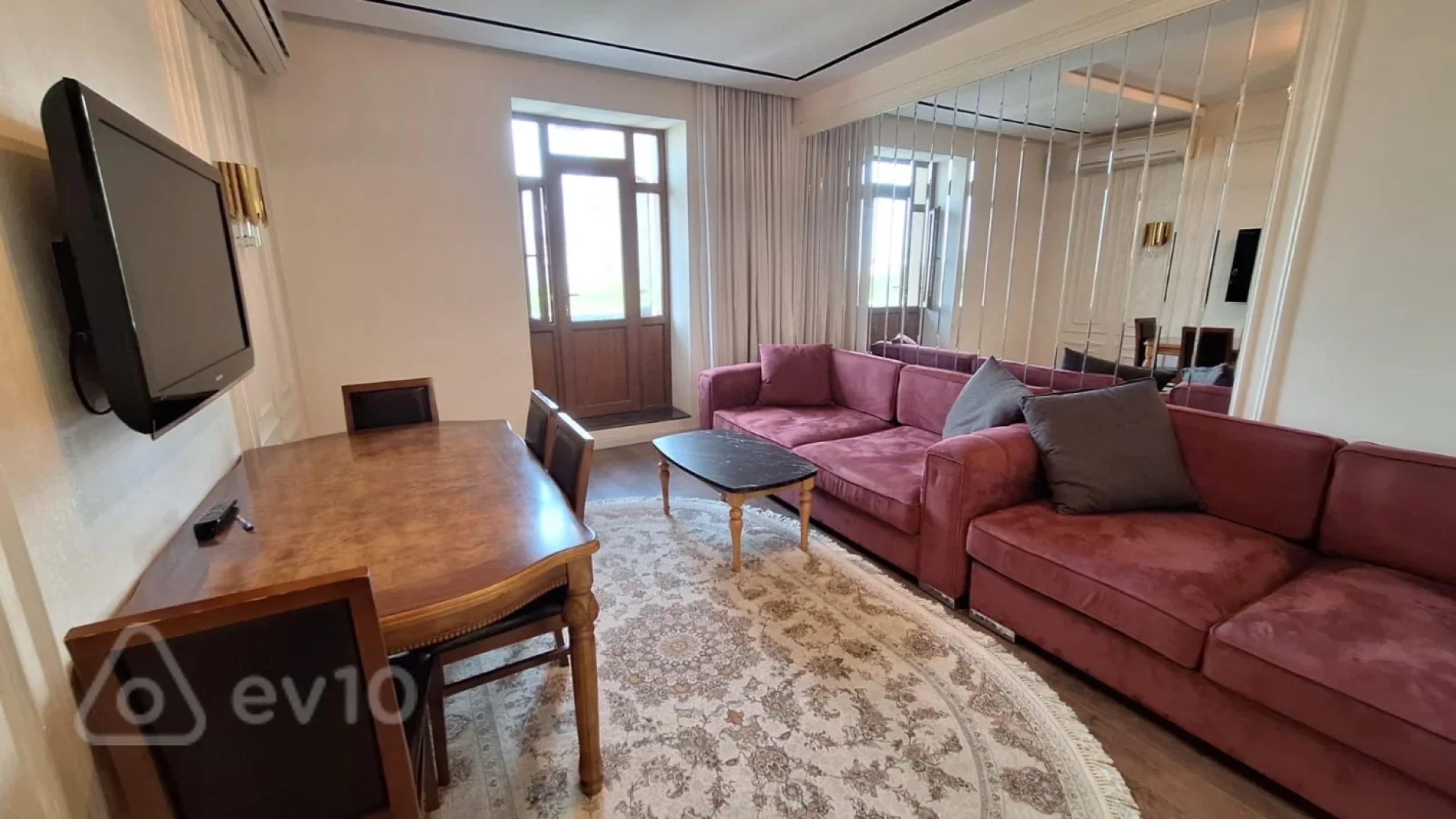 Kirayə verilir 3 otaqlı köhnə tikili 95 m²