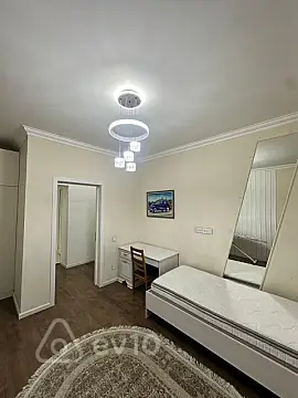 Kirayə verilir 3 otaqlı köhnə tikili 95 m²